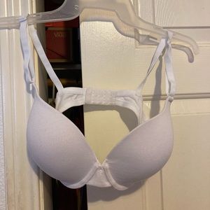 2 fruit of the loom bras- size:36C